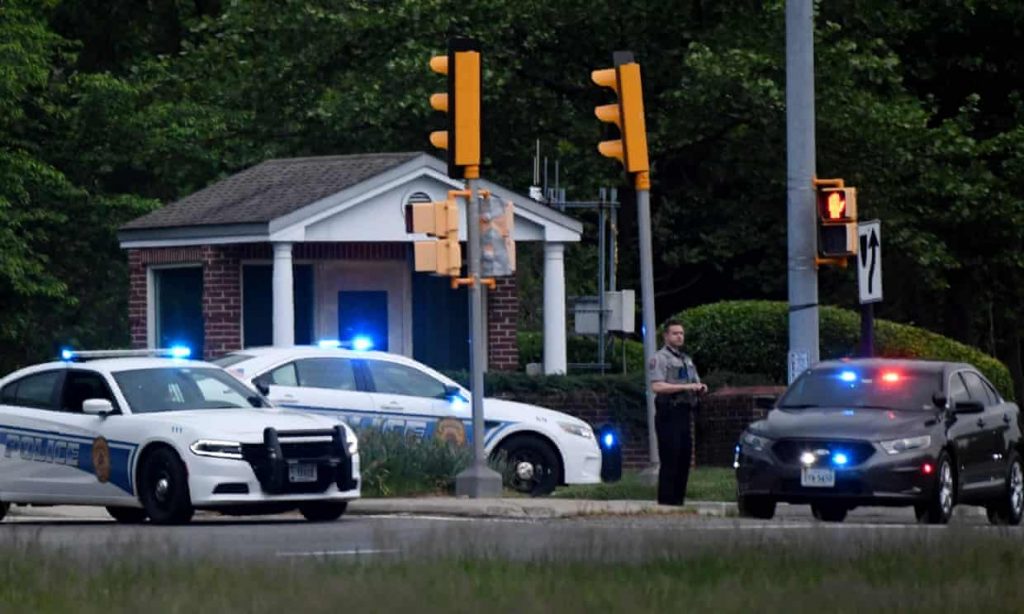 FBI agent opened fire on an armed man outside CIA headquarters in Virginia (theguardian.com)