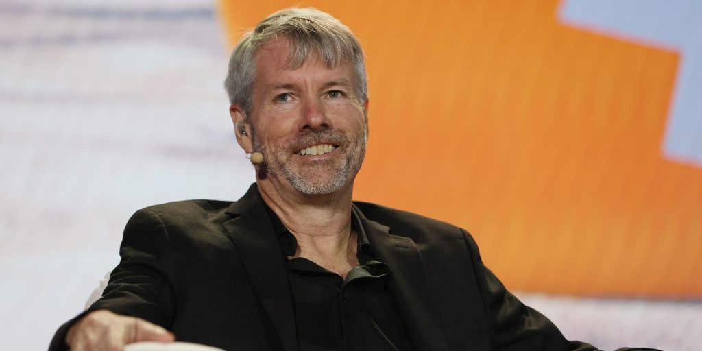 Michael Saylor broke down MicroStrategy's bitcoin strategy, how it's a better inflation hedge than gold and what role ethereum plays in a recent interview. Here are the 10 best quotes. (markets.businessinsider.com)