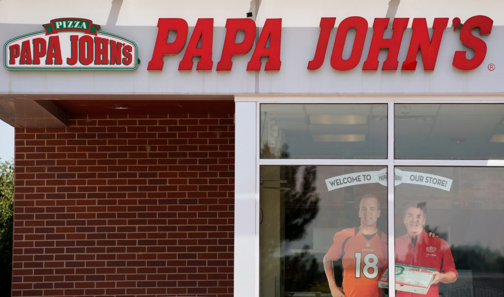 Papa John's is giving its pizza makers bonuses of up to $400, as restaurants cling onto staff in the labor shortage