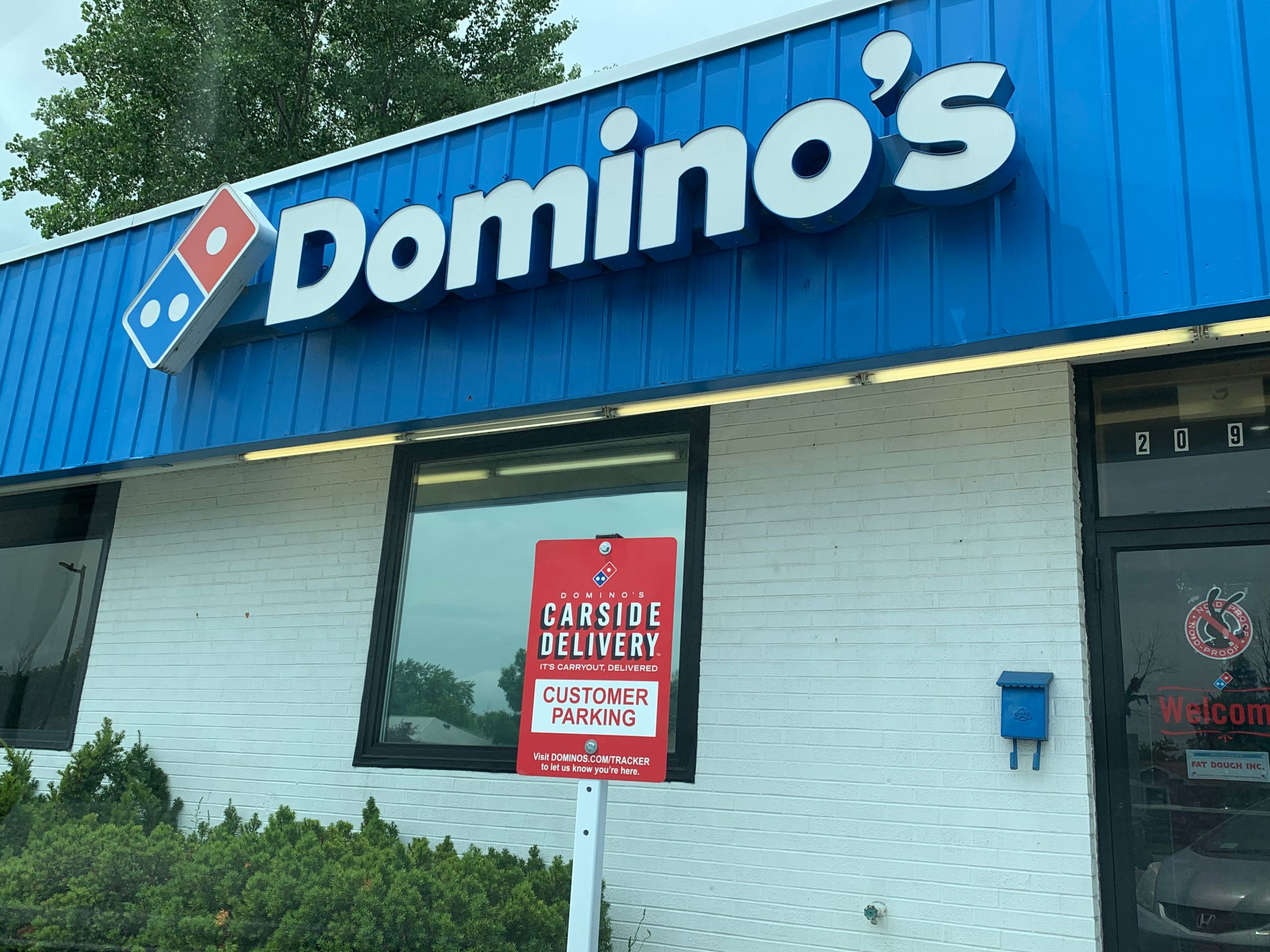 Dominos' carside delivery