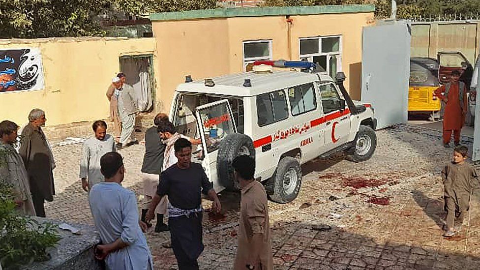 Afghanistan: Chaos continues as deadly attack hits Kunduz mosque during Friday prayers (bbc.com)