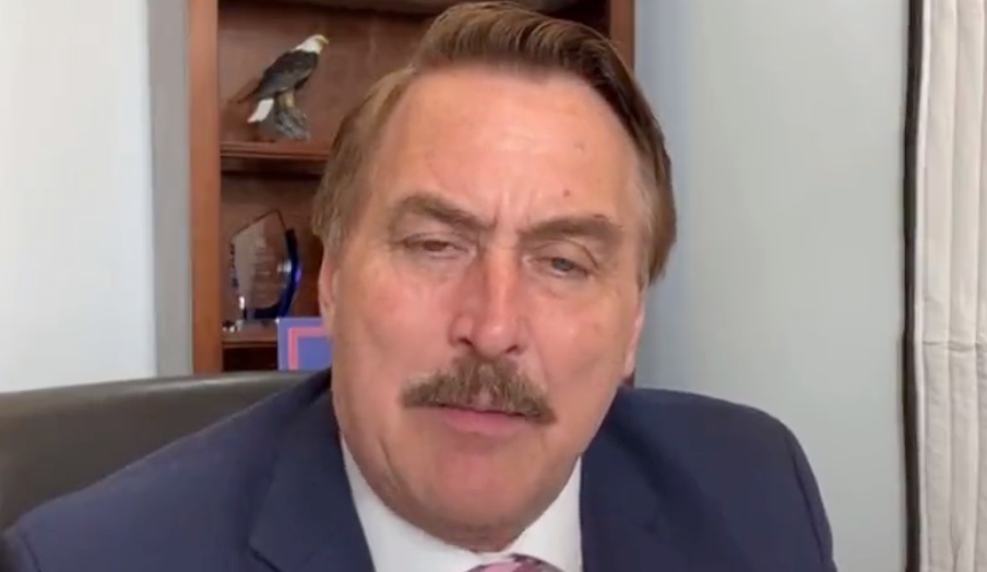 Pro-Trump conspiracy theorist Mike Lindell says the FBI seized his phone at fast food restaurant (independent.co.uk)