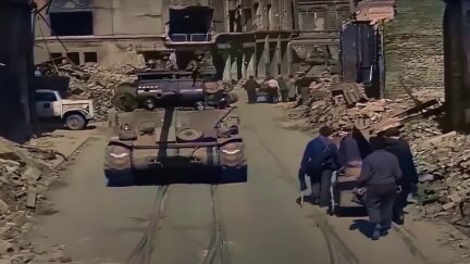 Amazingly Restored, Colorized Video Shows US Army Liberating German Town in WWII (mediaite.com)