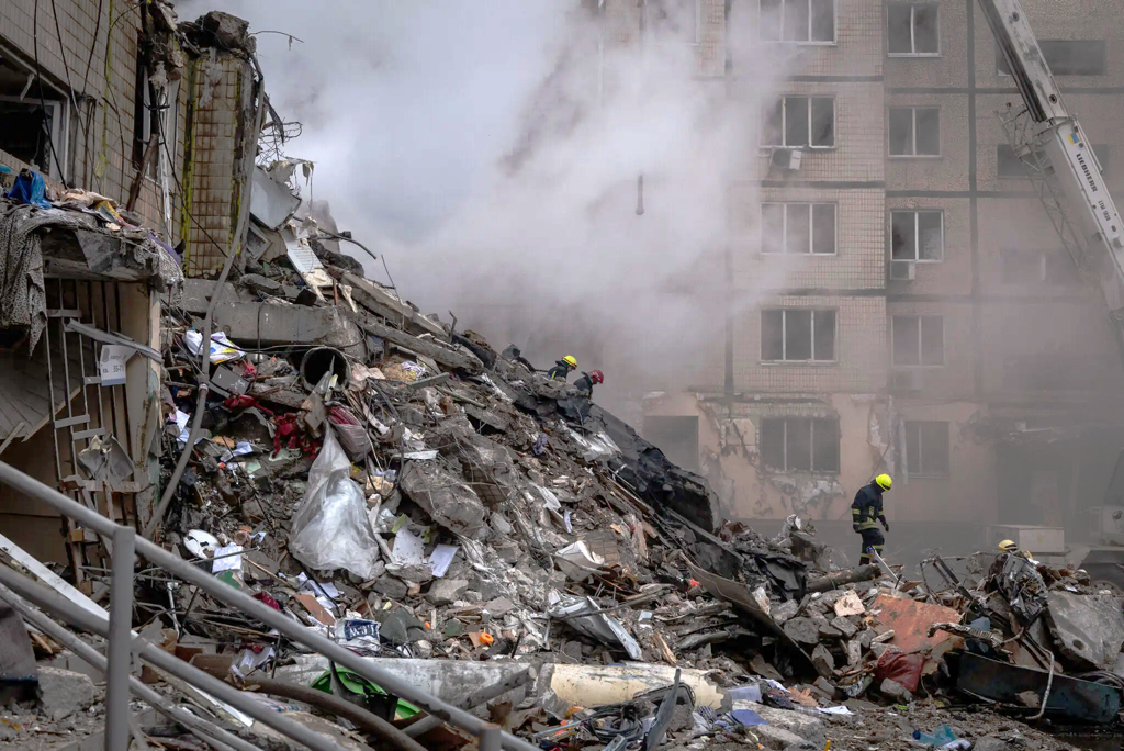 Death Toll Rises After Russian Strike Destroys Apartment Block (nytimes.com)
