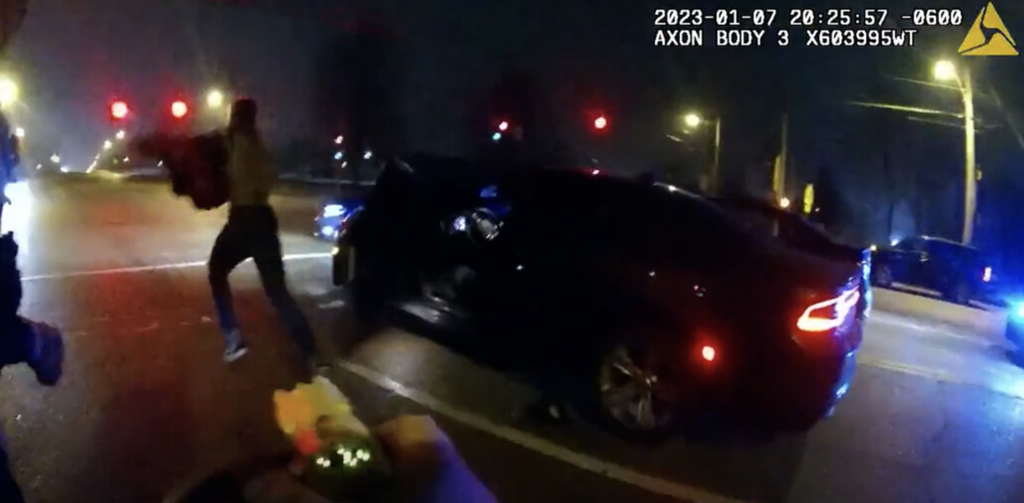 Memphis PD releases police video of police officers fatally kicking, punching and pepper-spraying Photographer Tyre Nichols (nytimes.com)